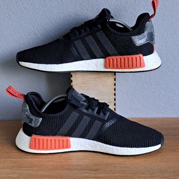 Adidas NMD R1 Men’s 11 Core Black Raw Amber Running Sneakers AQ0882 Shoes - Picture 6 of 12